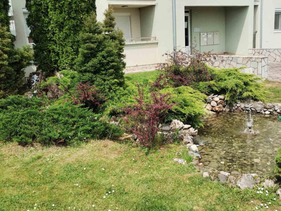 Apartman Mali Raj Vrnjačka Banja Екстериор снимка
